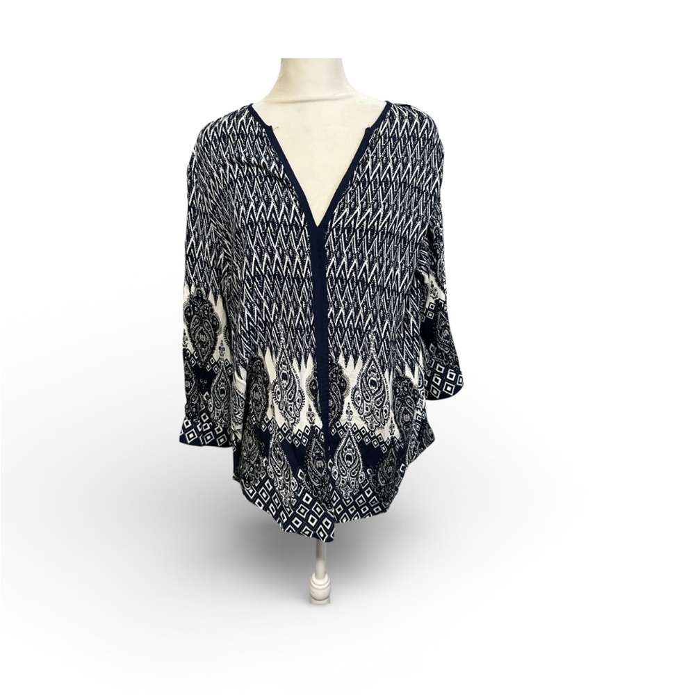 Fun 2 Fun Navy and Cream top size XL